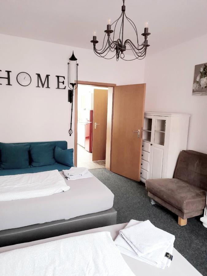 Ferienwohnung ROSA.Zentral : nähe CentrO, HBF Düss. 40min Oberhausen  Exterior foto